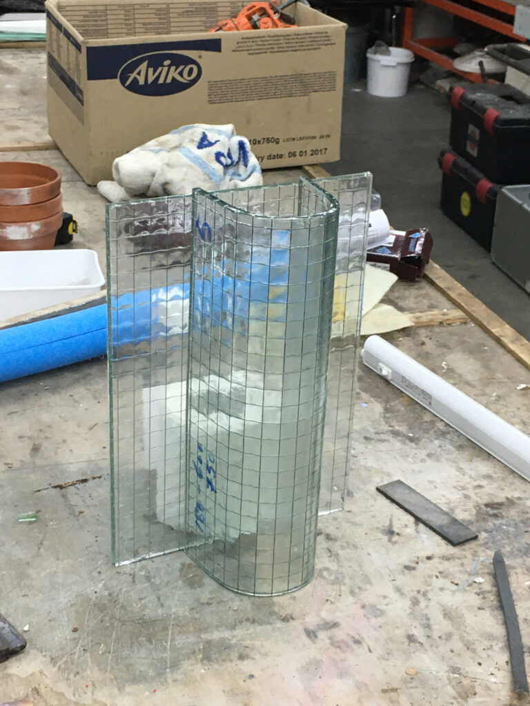 Job van den Berg - Curved wire glass