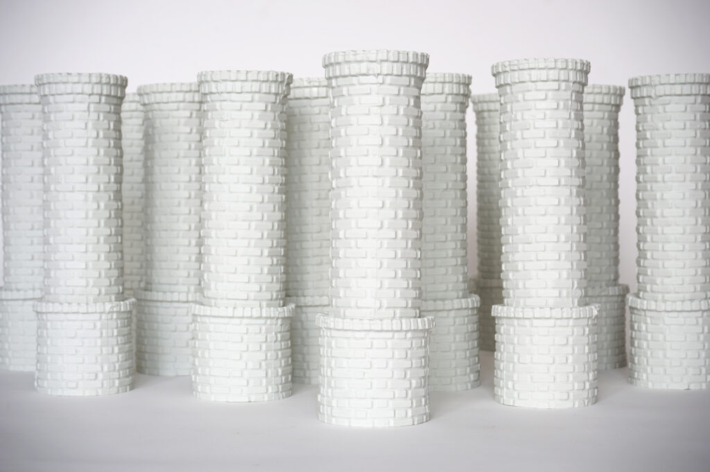 Job-van-den-Berg_Brickwork_vase_porcelain_04