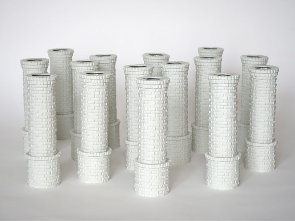 Job-van-den-Berg_Brickwork_vase_porcelain_05